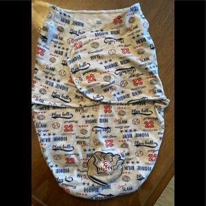 VITAMINS BASEBALL SWADDLE SIZE OS